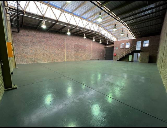 399M² WAREHOUSE TO LET IN STRIJDOMPARK
